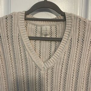 EUC joie spring/summer short sleeve sweater. size M